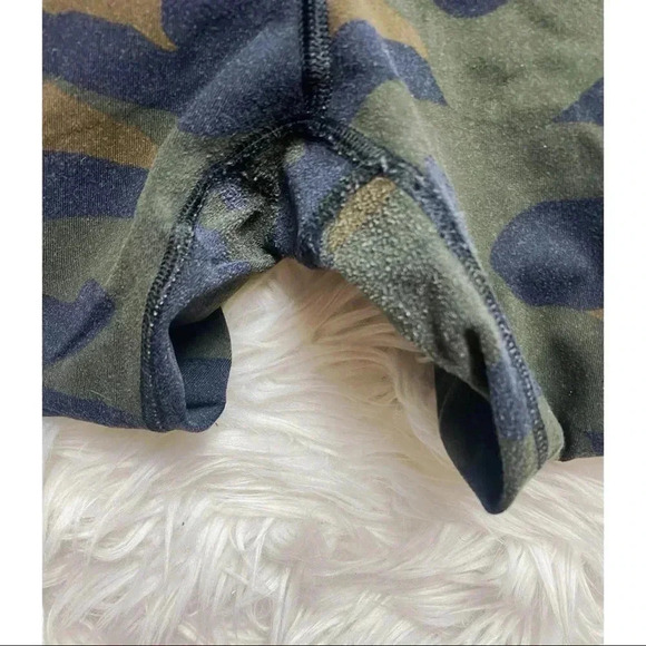 PINK Camouflage Leggings - Picture 5 of 5